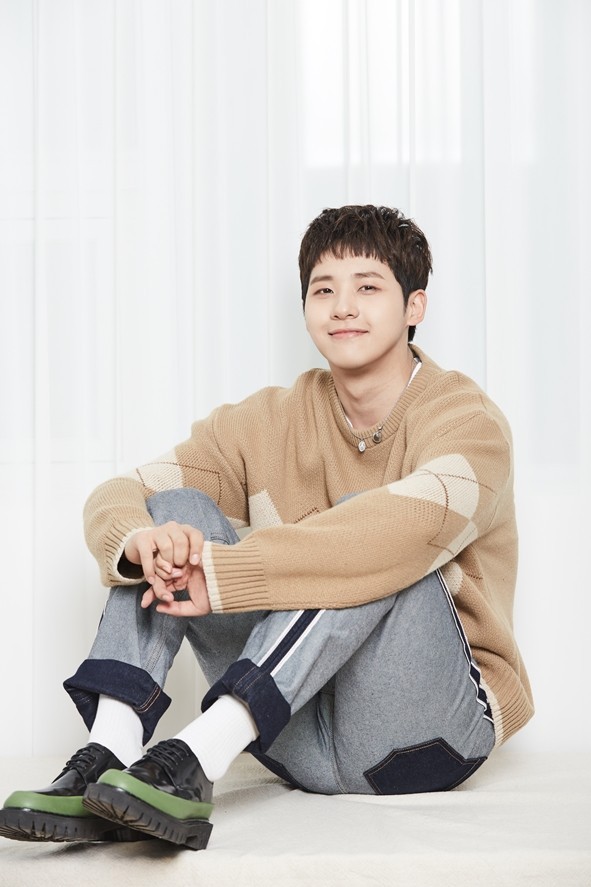 B1A4 신우, 내달 28일 현역 만기제대…'코로나19로 인한 미복귀전역'