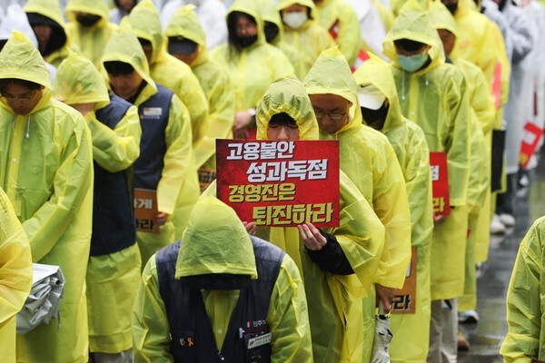 네이버 노조위원장이 카카오 노사 교섭대표로 지정..."경쟁사에 임금·... - 뉴스 썸네일 이미지